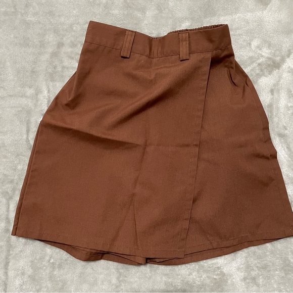 Girl Scouts 3 Piece Brownie Uniform-Vest, Skort and Pants Size Small - Picture 7 of 16